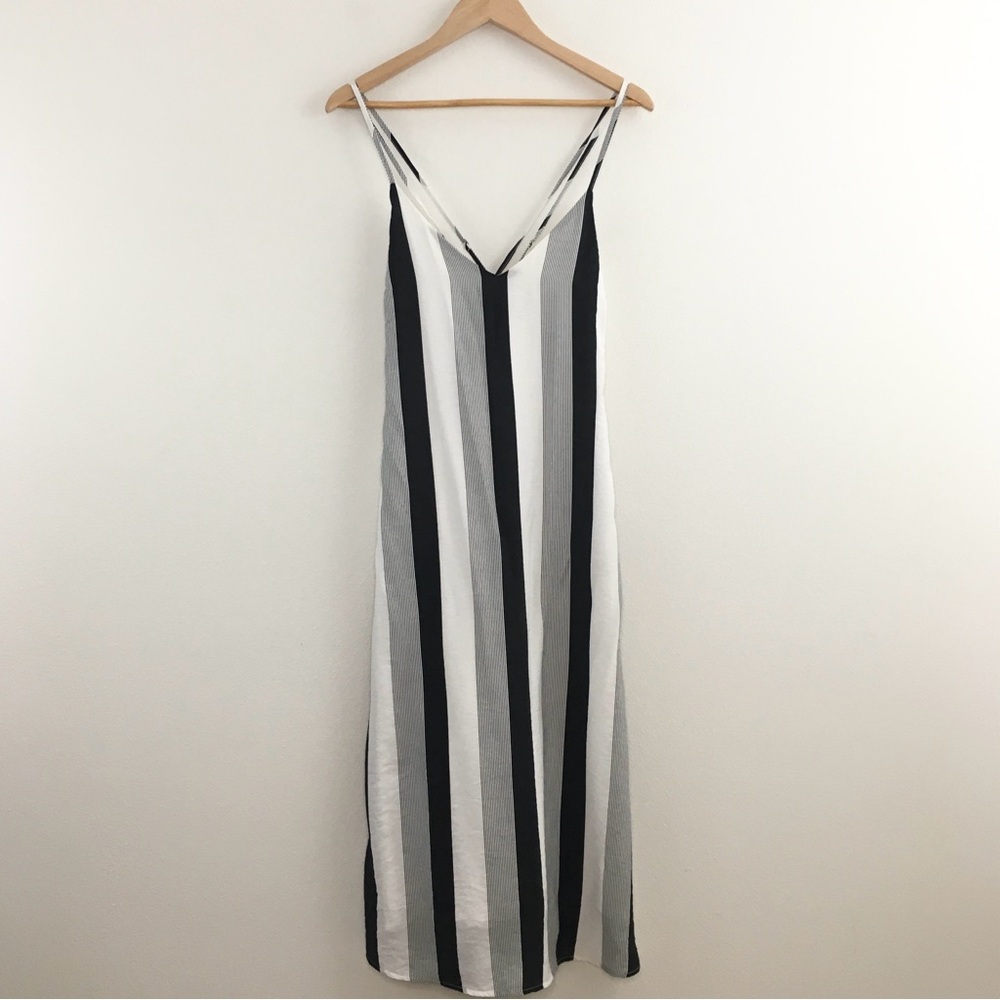 Lulu's | Black White Sleeveless Maxi Dress